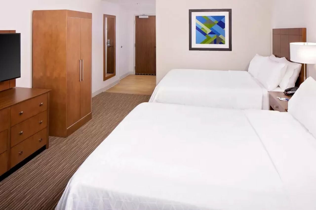 Фото Holiday Inn Express & Suites Austin Downtown - University, an Ihg Hotel