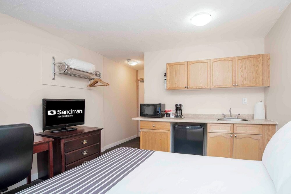 Фото Sandman Inn Princeton