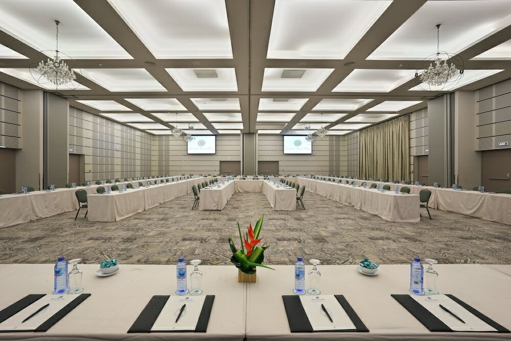 Фото Labadi Beach Hotel