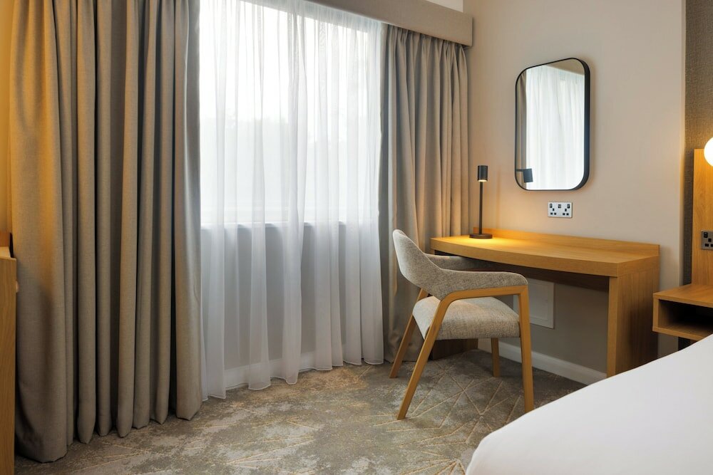 Фото Crowne Plaza London - Gatwick Airport