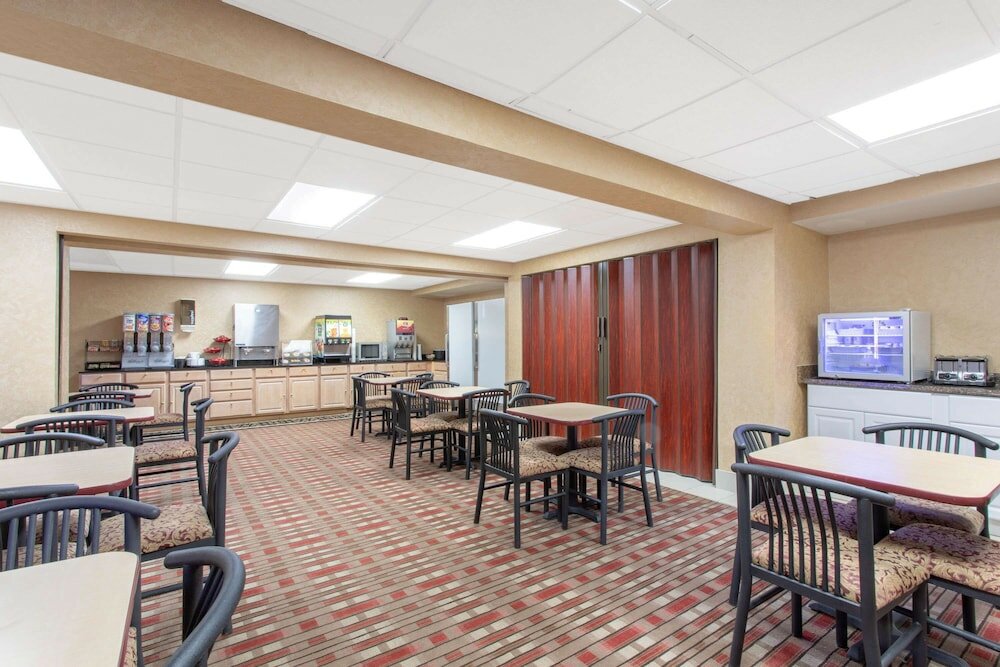 Фото Ramada Limited Cockeysville