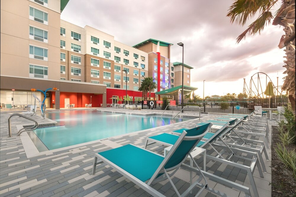Фото Holiday Inn Express & Suites Orlando at SeaWorld, an Ihg Hotel