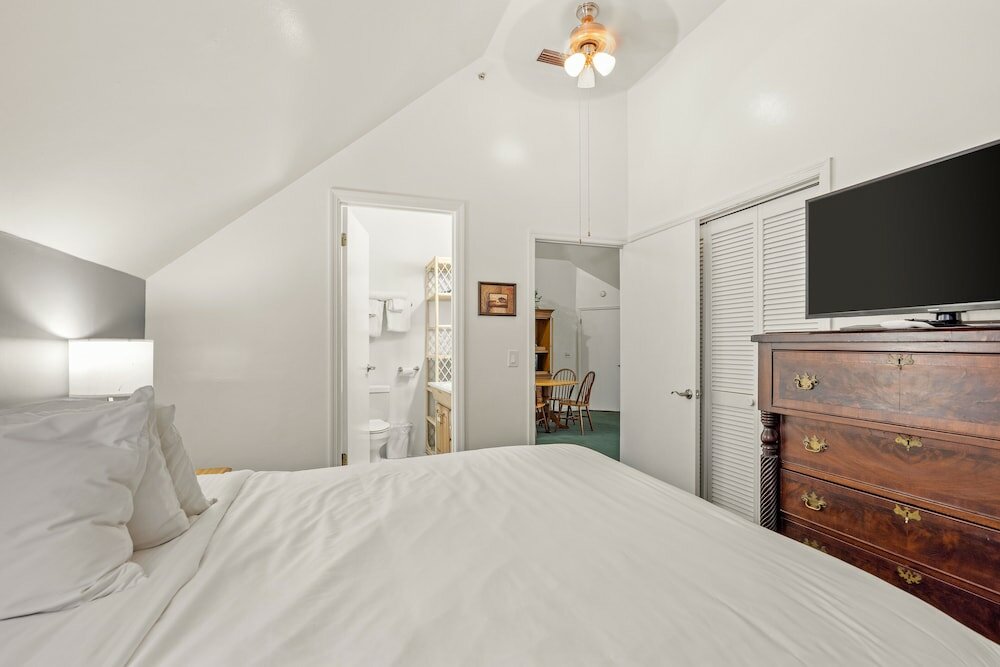 Фото Coombs Inn & Suites