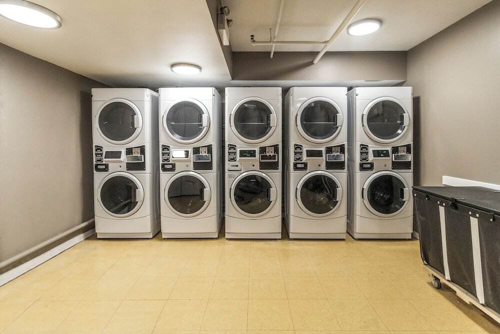 Фото Hotel Saint-Laurent Montreal