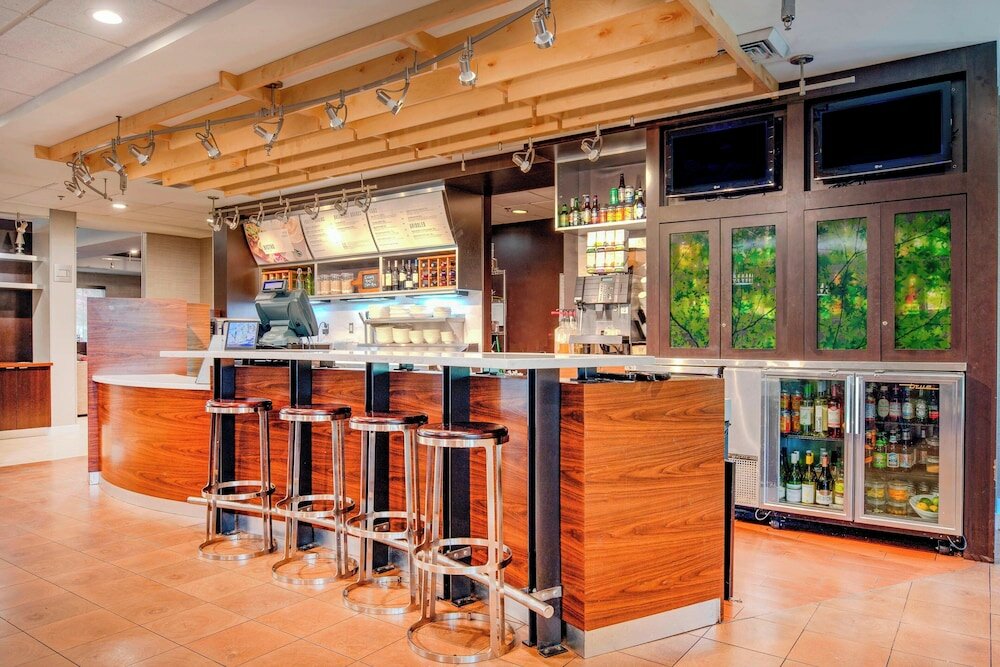 Фото Courtyard by Marriott Raleigh Crabtree Valley