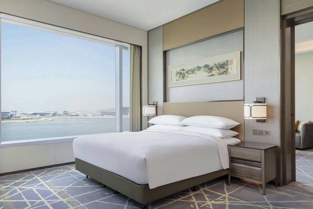 Фото Sheraton Hong Kong Tung Chung Hotel