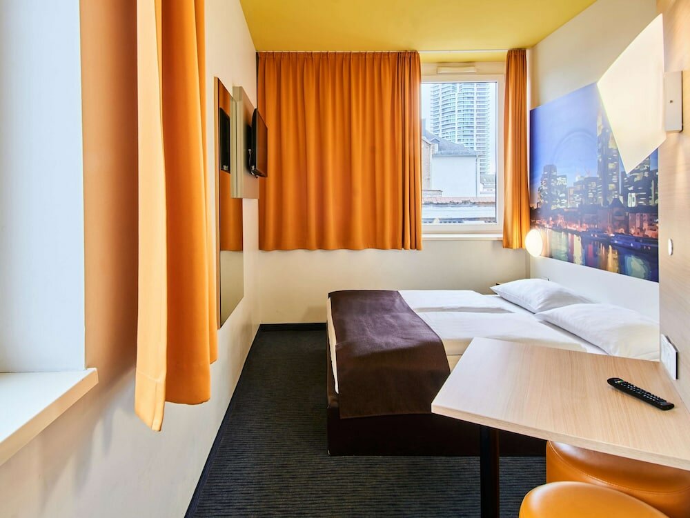 Фото B&b Hotel Frankfurt-Hbf
