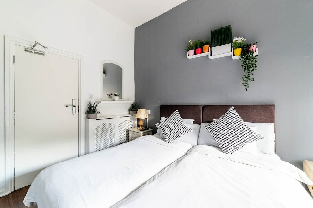 Фото Book a Bed Hostels