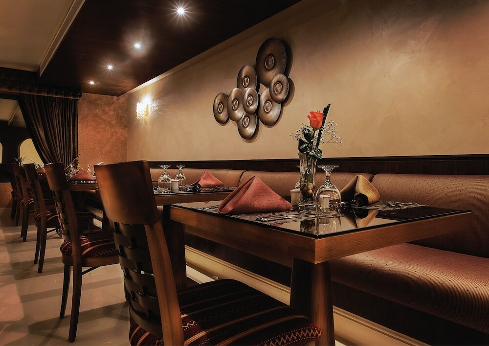 Фото Seven Roses Hotel