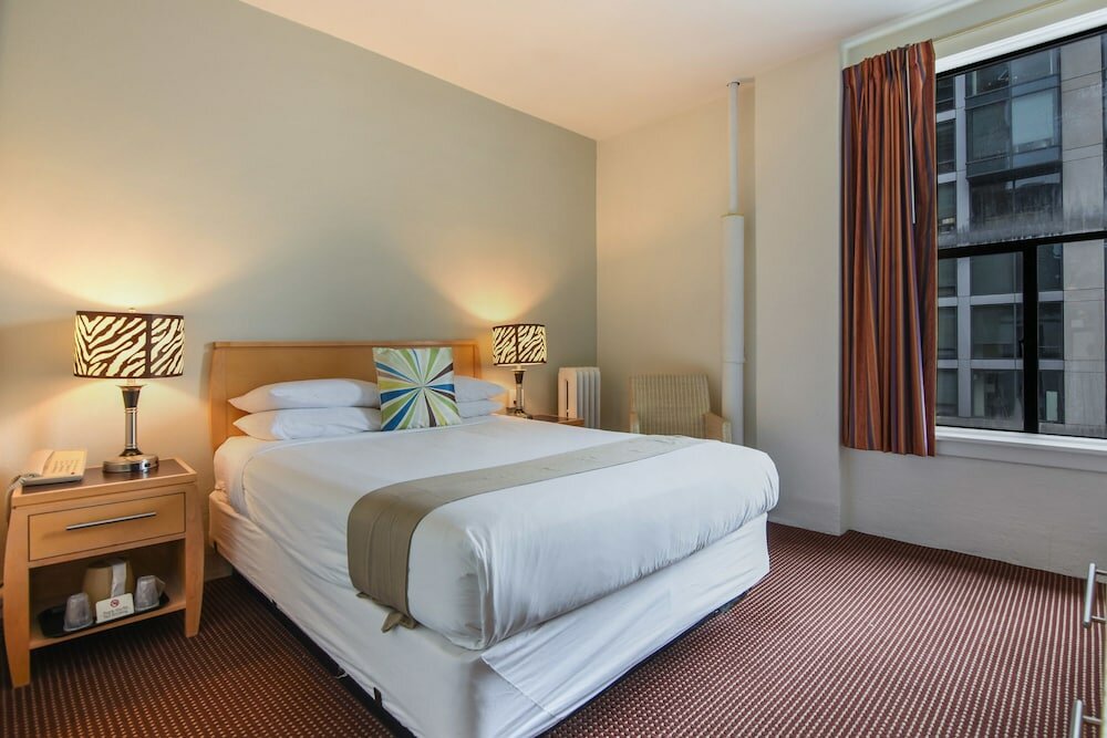 Фото The Moore Hotel