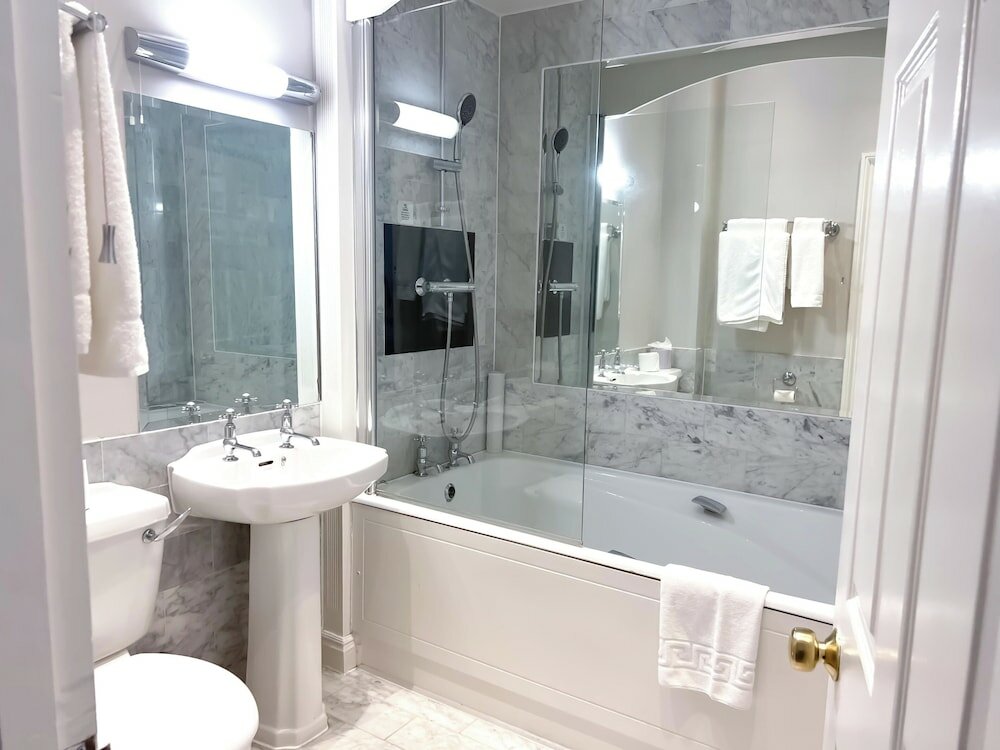 Фото Manor of Groves