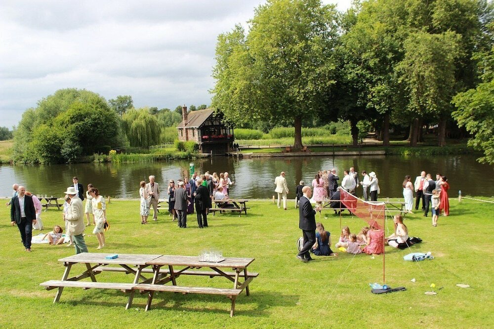 Фото Shillingford Bridge Hotel