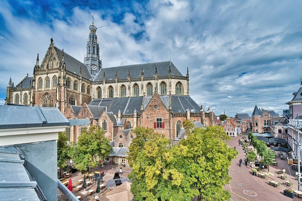 Фото Ambassador City Centre Hotel