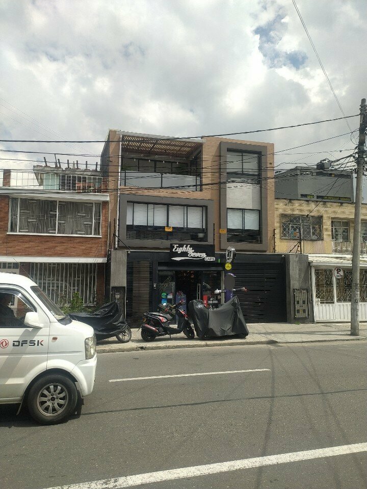 Clothing store Eighty seven, Bogota, photo