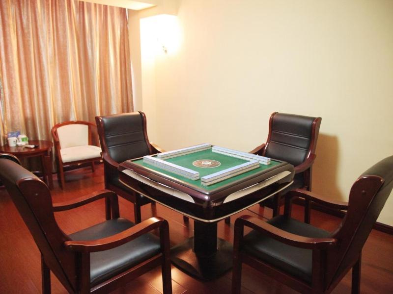 Фото GreenTree Inn Handan Train Station Express Hotel