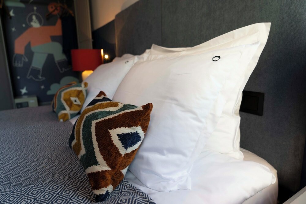 Фото Introvert Maria Luisa