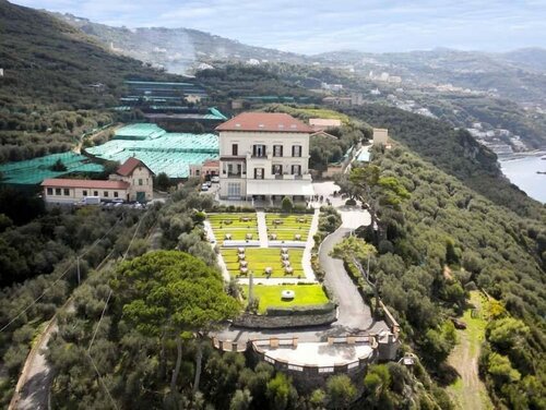 Внешний вид отеля Villa Angelina в Масса-Лубренсе, фото 1