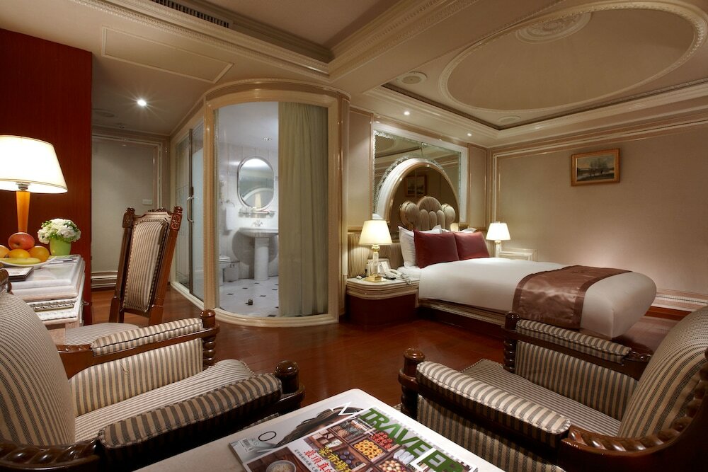 Фото Charming Castle Hotel