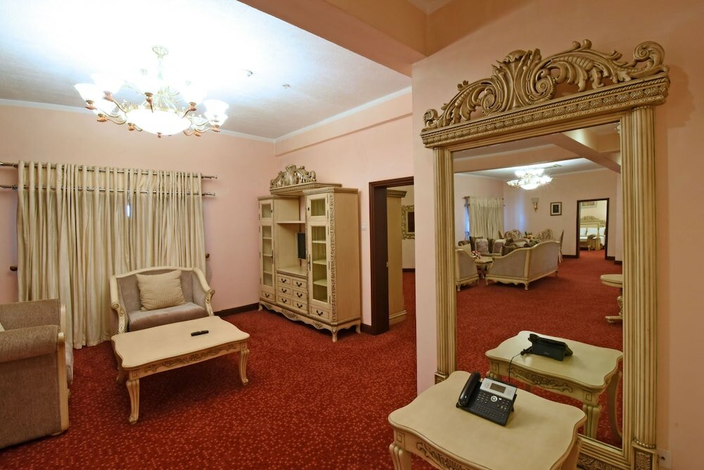 Фото Imperial Royale Hotel