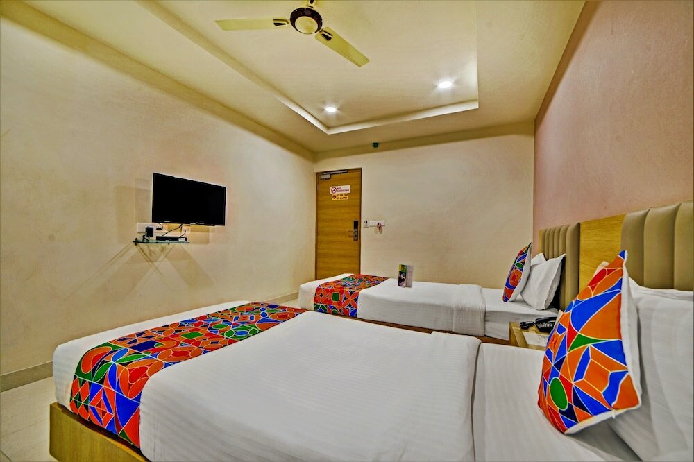 Фото Veeraj Suites