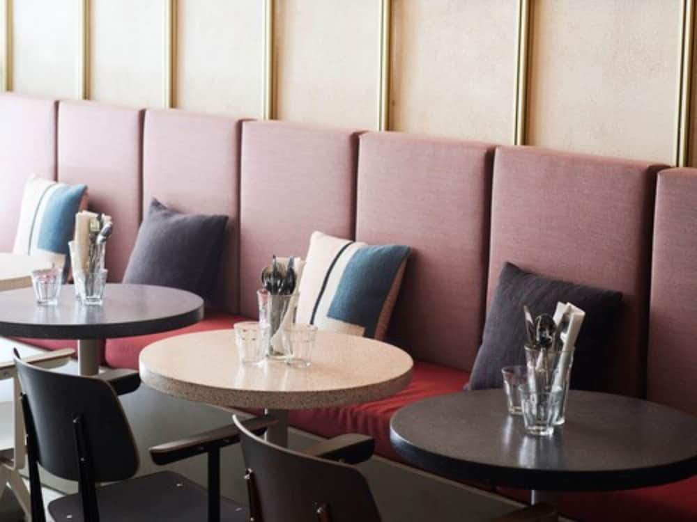 Фото French Theory