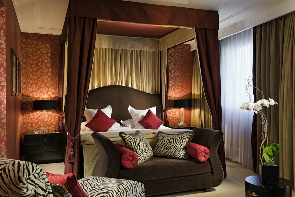 Фото Warwick Paris Champs-Elysees