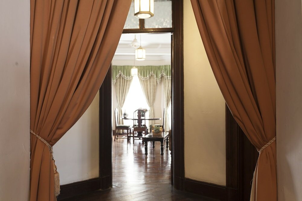 Фото Queen's Hotel