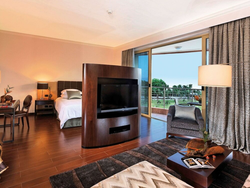 Фото Movenpick Ambassador Hotel