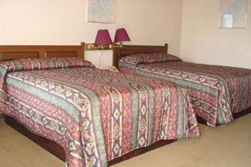 Фото Knights Inn Fort Erie