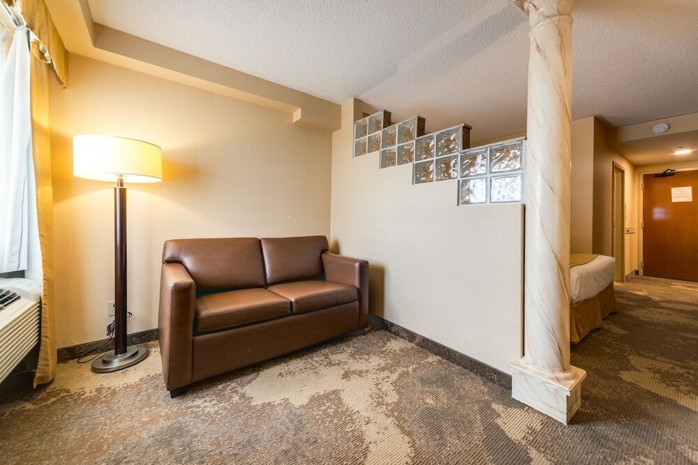 Фото Monte Carlo Inn & Suites Downtown Markham