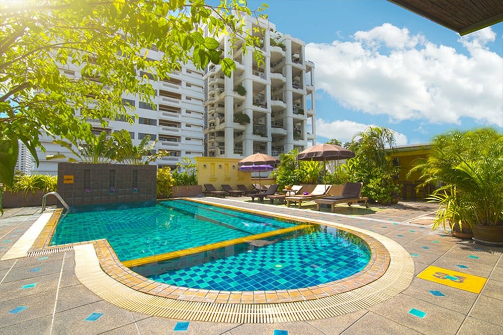 Фото отеля 1