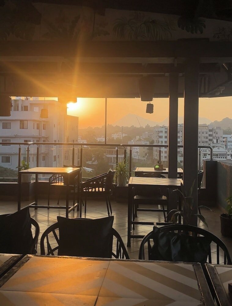 Фото Hotel Gyangarh