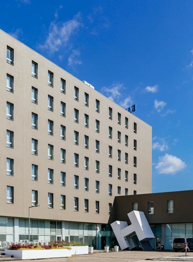 Фото Basic Braga by Axis