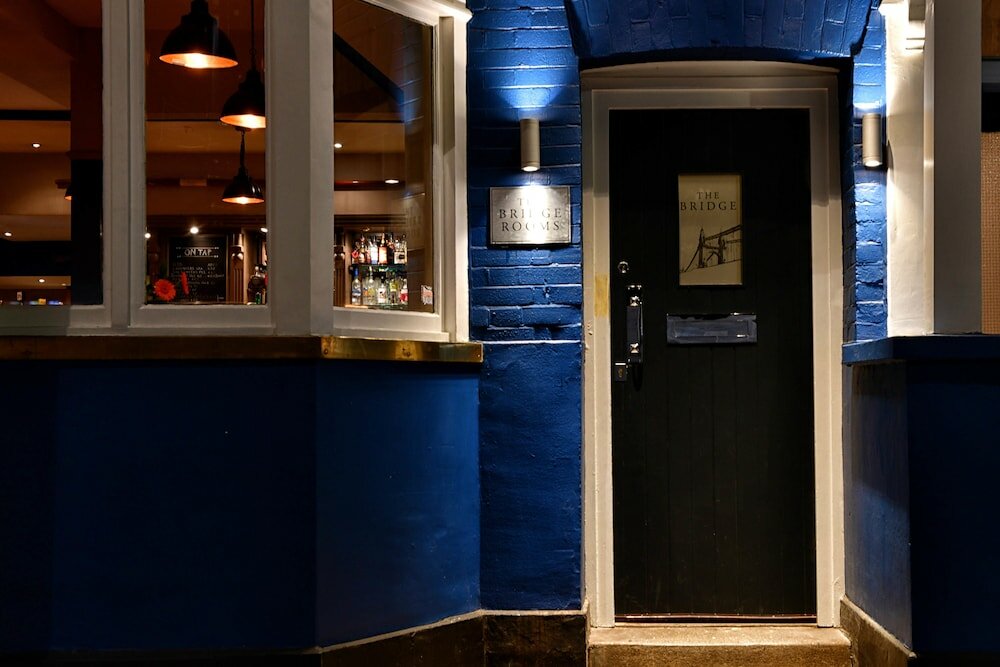 Фото The Bridge in Barnes