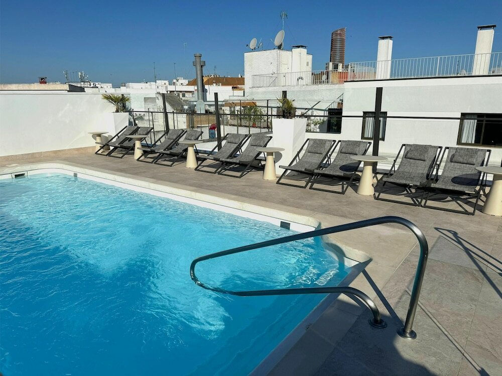 Фото Hotel Bécquer