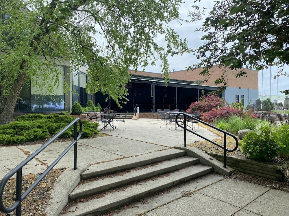 Фото Clarion Hotel Conference Center on Lake Erie