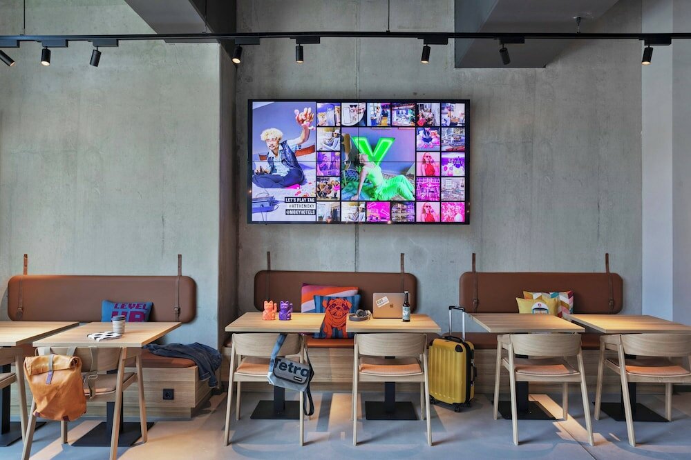 Фото Moxy Hamburg City