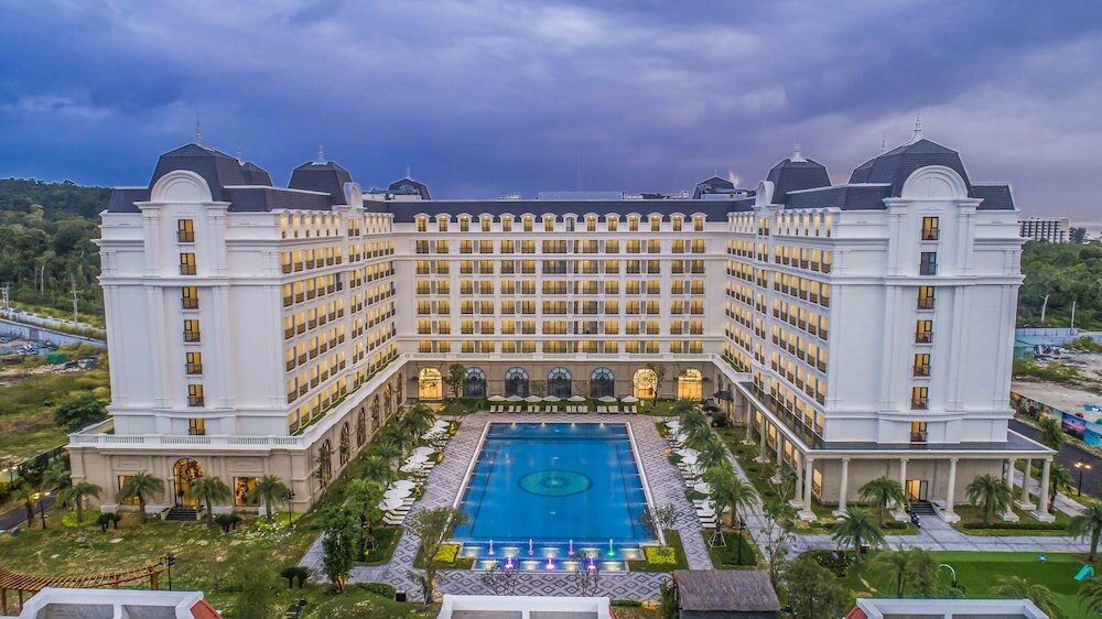 Фото отеля 1