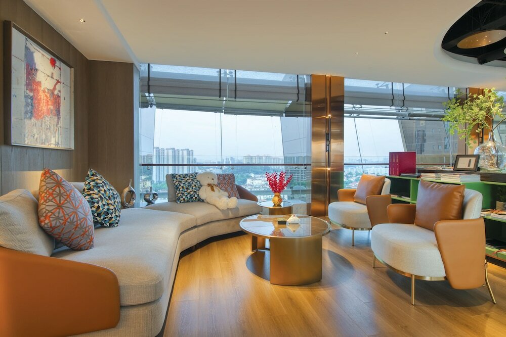 Фото Royal Garden Hotel