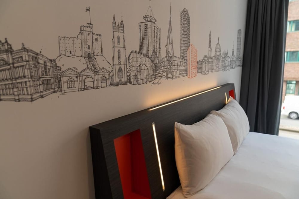Фото EasyHotel Cardiff