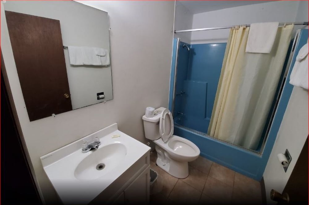 Фото Love Hotels Tomahawk by Oyo at Lake Mohawksin Wi