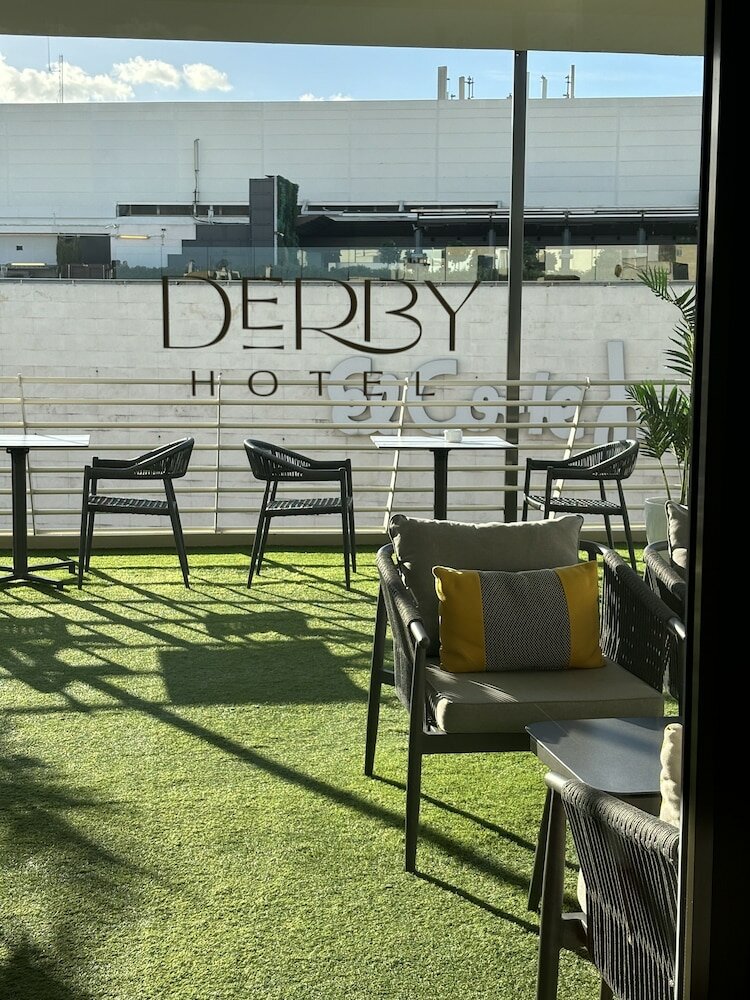 Фото отеля 2