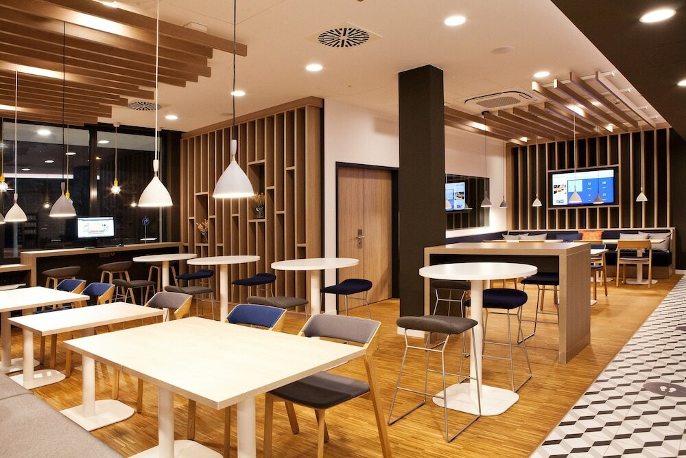 Фото Holiday Inn Express Munich - Olympiapark, an Ihg Hotel