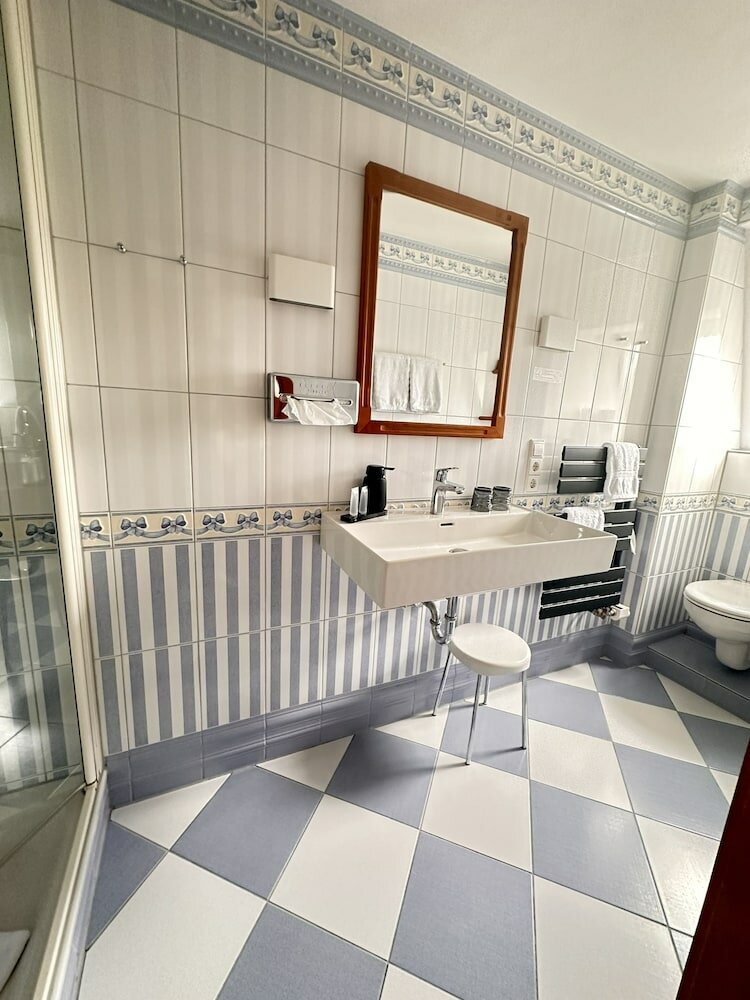 Фото Hotel Nuhnetal