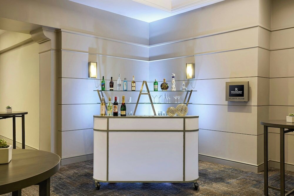Фото Renaissance Los Angeles Airport Hotel