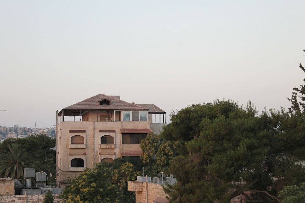 Фото Jabal Amman Hotel
