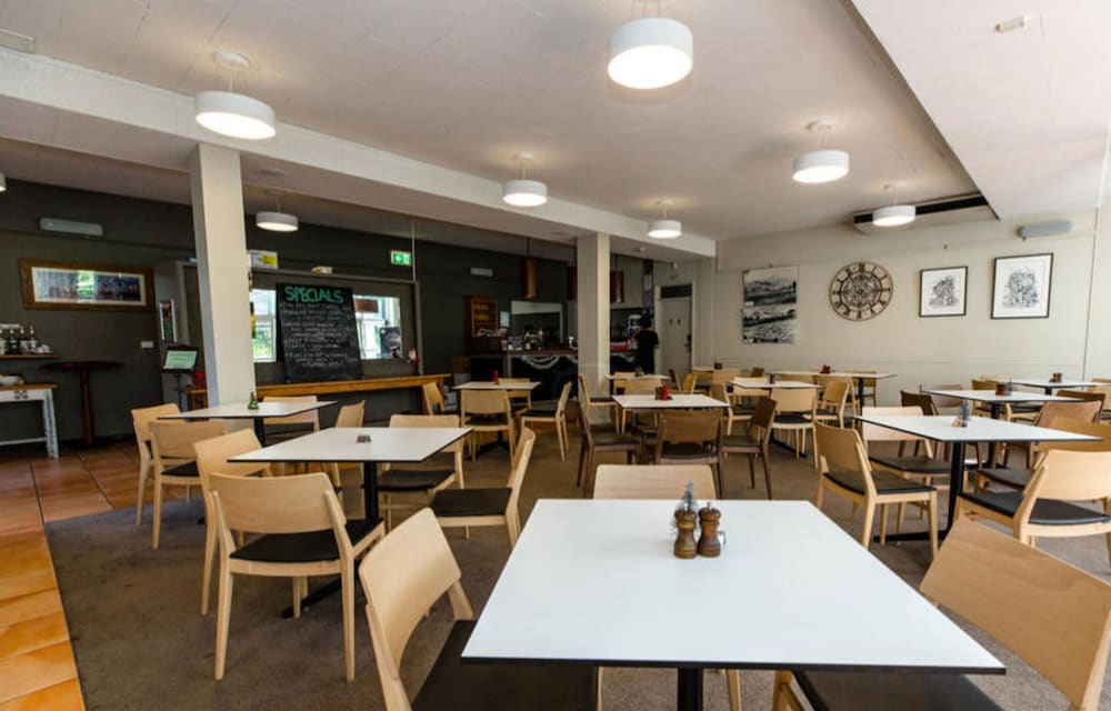 Фото Forrest Hotel and Apartments