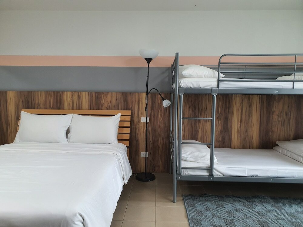 Фото Sathorn Terrace Apartment