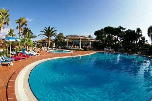 Внешний вид отеля Hotel Residence Costa Azzurra в Рикади, фото 1