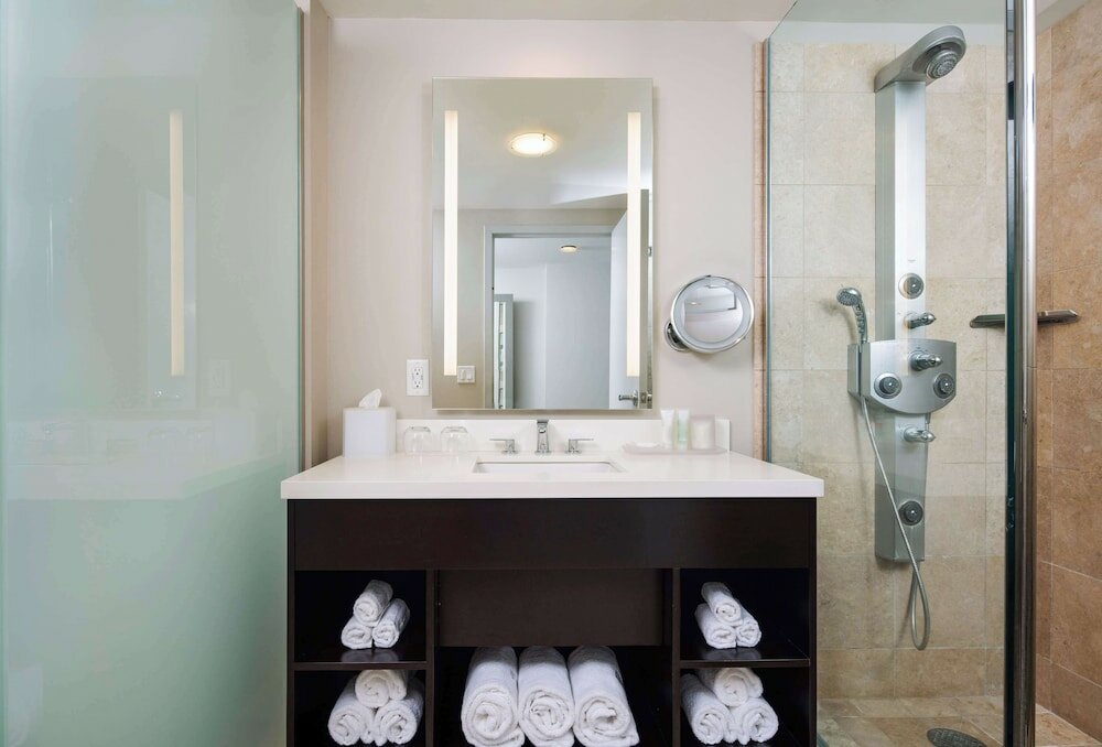 Фото Loews Minneapolis Hotel